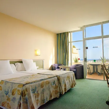 Beatriz Costa & 4* 코스타 테기세