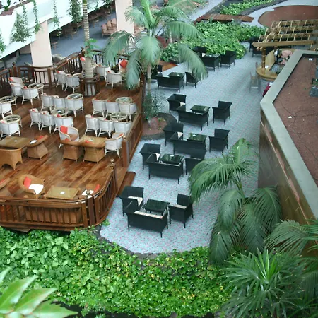 Beatriz Costa & Hotell 4*