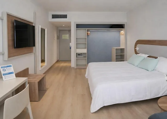 Beatriz Costa & 4* Costa Teguise