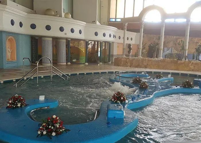 Beatriz Costa & Hotel