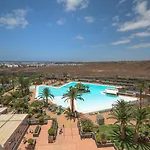 Beatriz Costa & Hotel