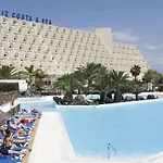 Beatriz Costa & 4*