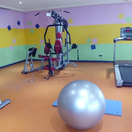 Beatriz Costa & מלון