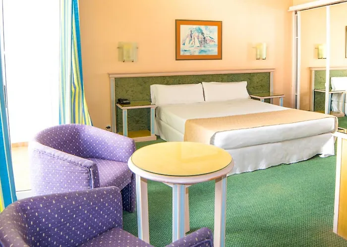 Beatriz Costa & מלון