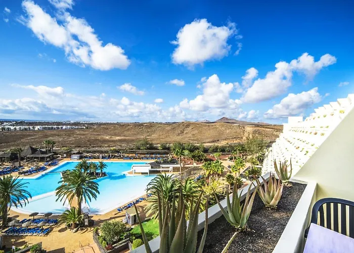 Beatriz Costa & קוסטה טגוויסה