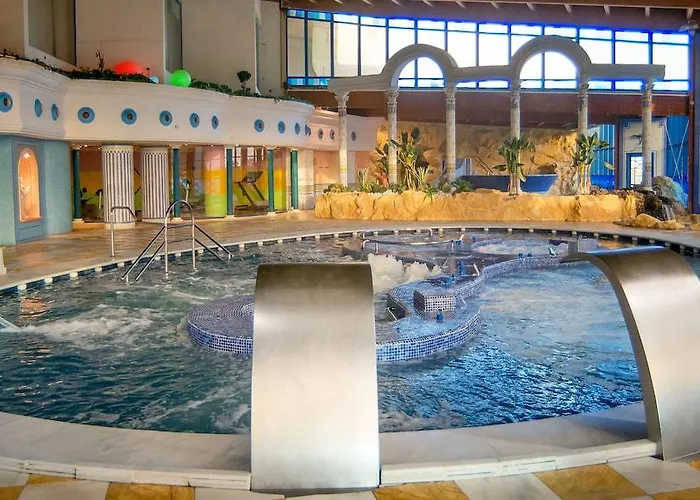 Beatriz Costa & מלון