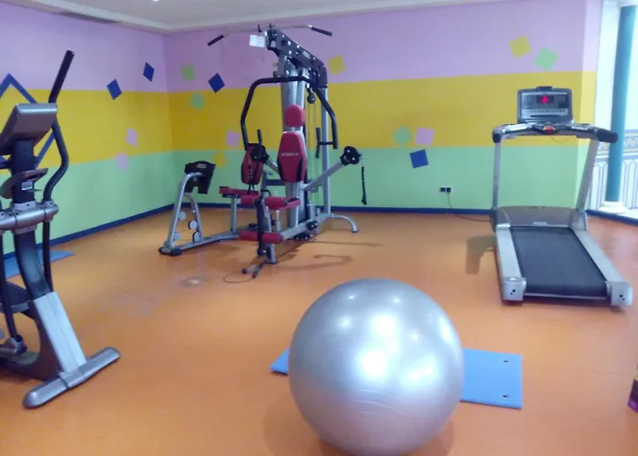 Beatriz Costa & מלון