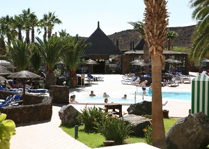 Beatriz Costa & מלון 4*