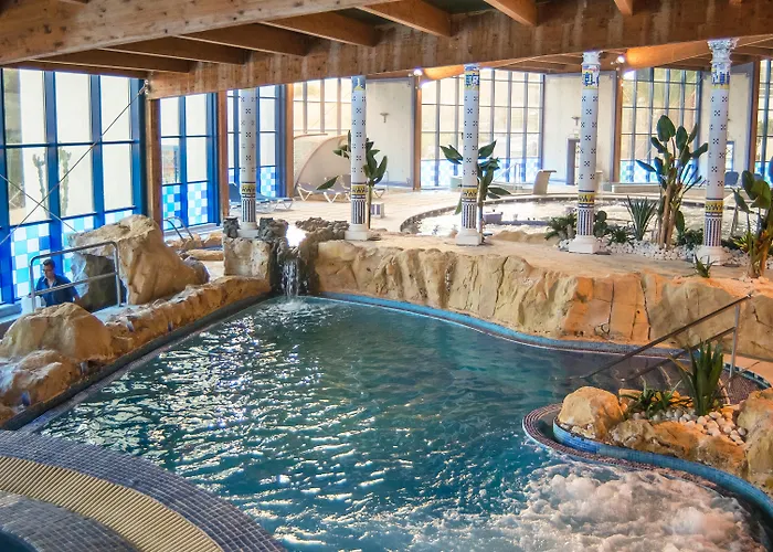 Beatriz Costa & מלון