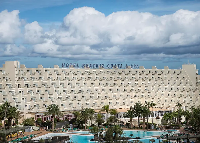 Beatriz Costa & מלון 4*