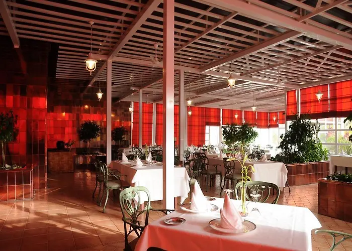 Beatriz Costa & 4* קוסטה טגוויסה